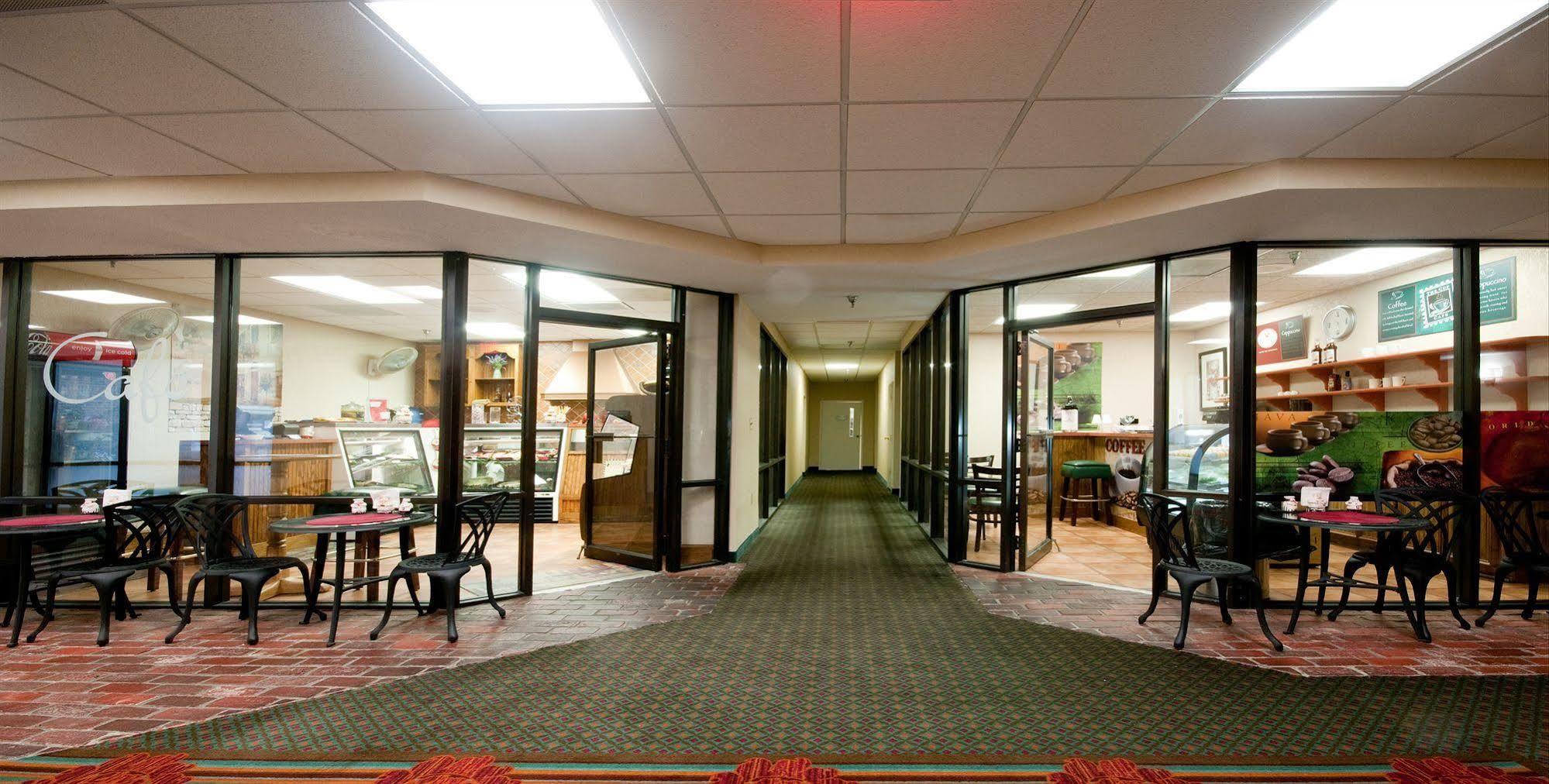 Capital Plaza Hotel Clinton Exterior foto